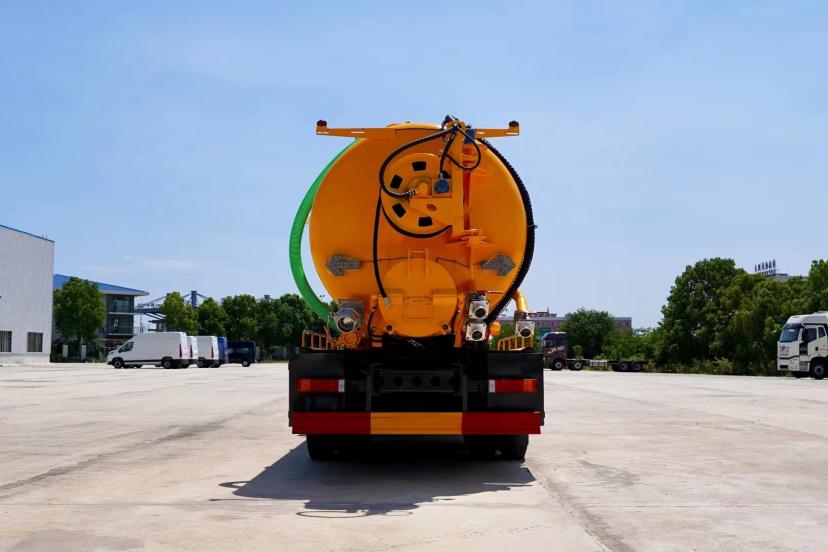東風(fēng)天龍純電動(dòng)20方后雙橋清洗吸污車圖片5