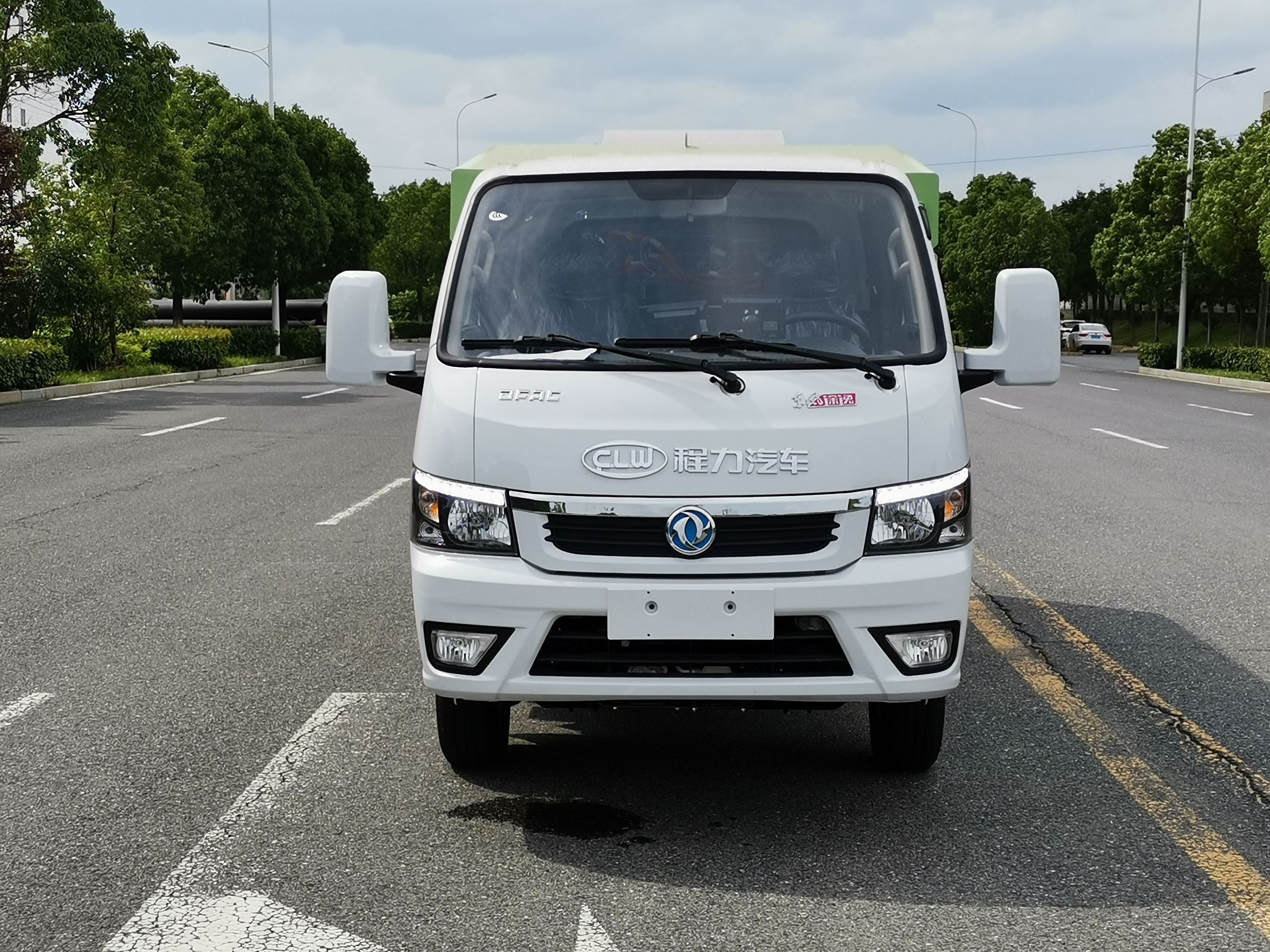 東風(fēng)途逸純電動(dòng)3.8方多功能洗掃車(chē)圖片2
